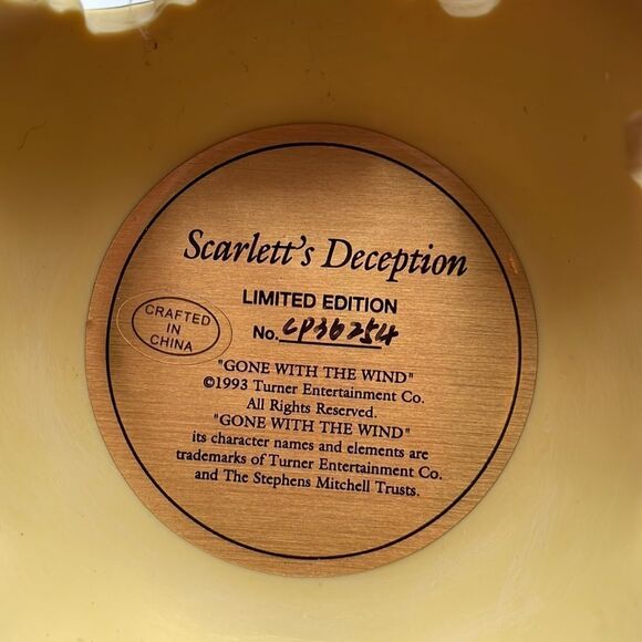 Vtg 1998 Franklin Mint Scarlett’s Deception figurine from Gone With The Wind - Picture 5 of 6